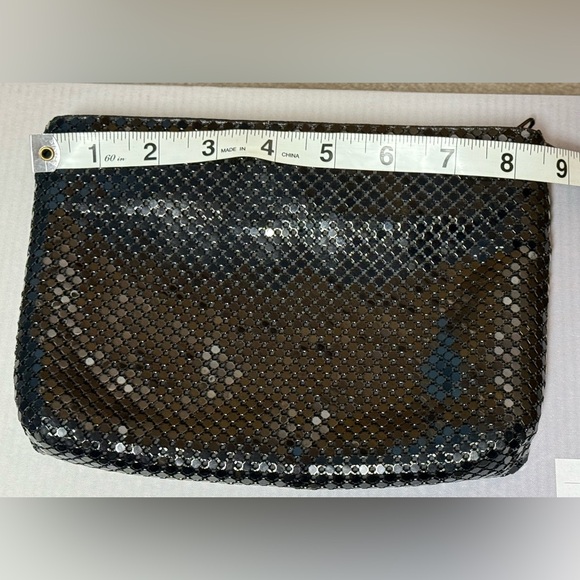 Black metal mesh evening bag with long over shoulder chain handle - Picture 6 of 8